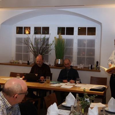 009  Begrüssung der Anwesenden